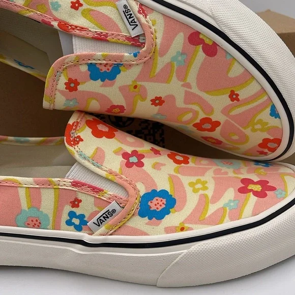Vans WMNS Floral Slip-On Sneakers - Multicolor Slip-On Vr3 Sf
Groovy Floral Mars - Picture 14 of 16